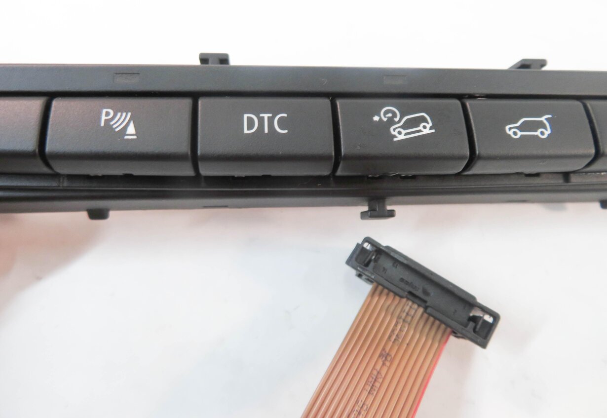 Thumbnail 9: 2008 BMW X5 (E70) FRONT PDC DTC HILL DESCENT TRUNK RELEASE SWITCH BUTTON PANEL