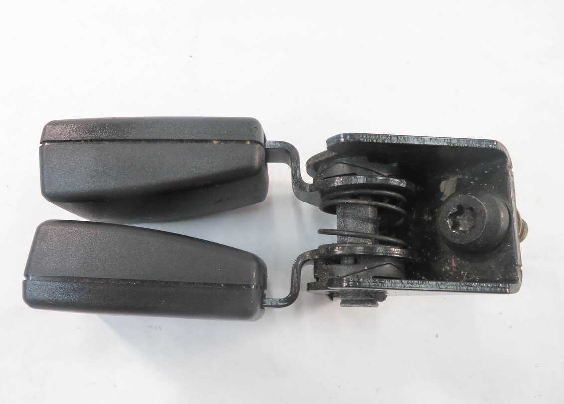 Thumbnail 3: 2008 BMW X5 (E70) REAR 3rd THIRD ROW SEAT SEATBELT BUCKLE RECEIVER SET-2