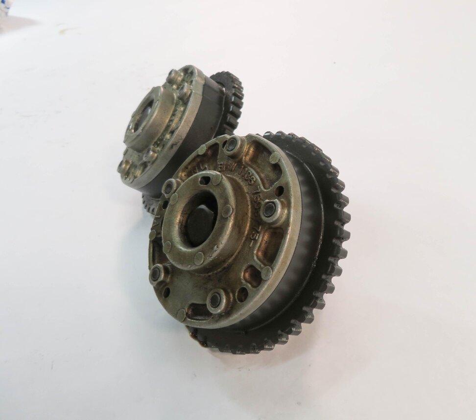 Thumbnail 3: 2008 BMW X5 (E70) 4.8L N62 V8 - LEFT ENGINE INTAKE & EXHAUST TIMING GEAR SET-2
