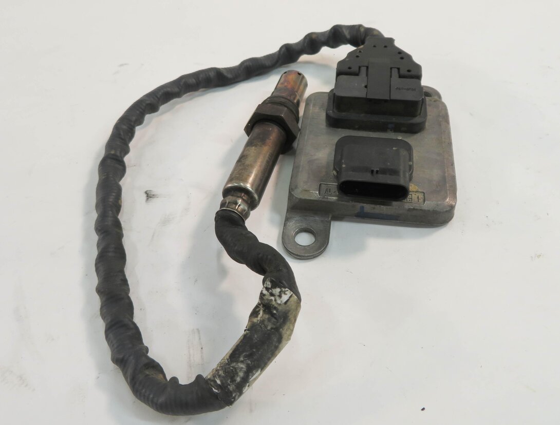 Thumbnail 2: 2011 MERCEDES E350 (W212) 3.0L OM642 DIESEL ENGINE - NOX NITROGEN OXIDE SENSOR