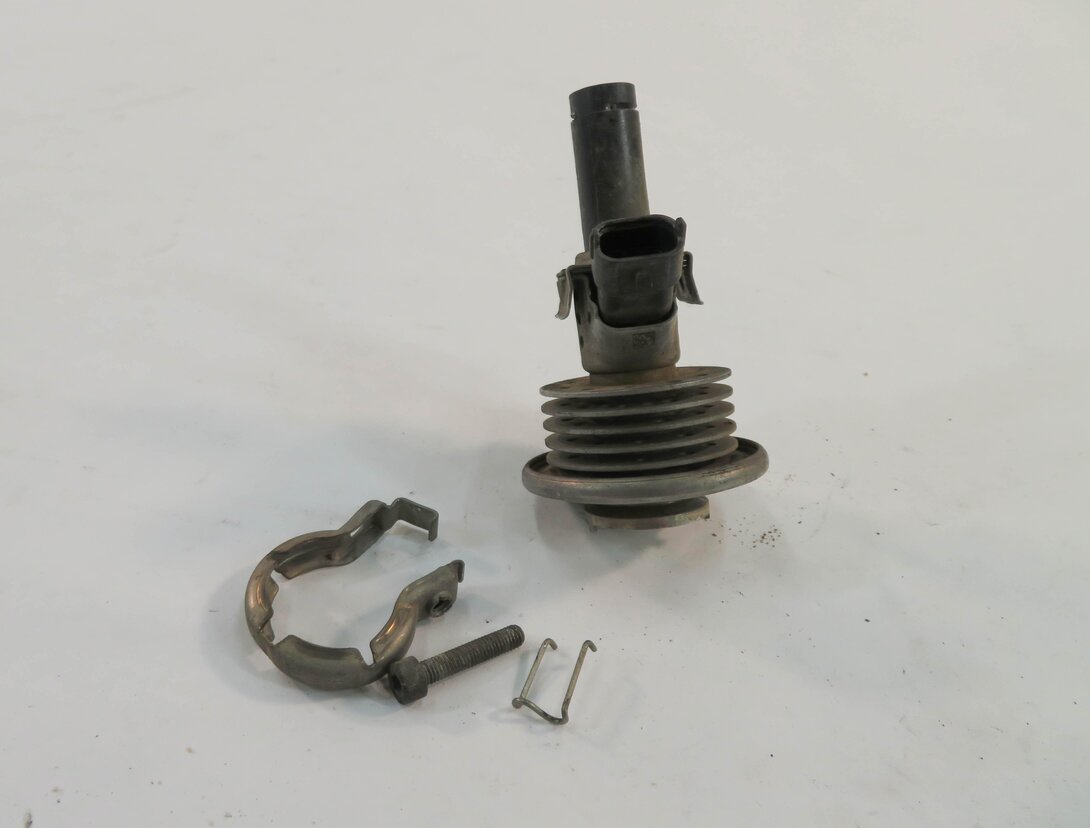 Thumbnail 1: 2011 MERCEDES E350 (W212) 3.0L OM642 DIESEL ENGINE - DEF FLUID INJECTOR NOZZLE