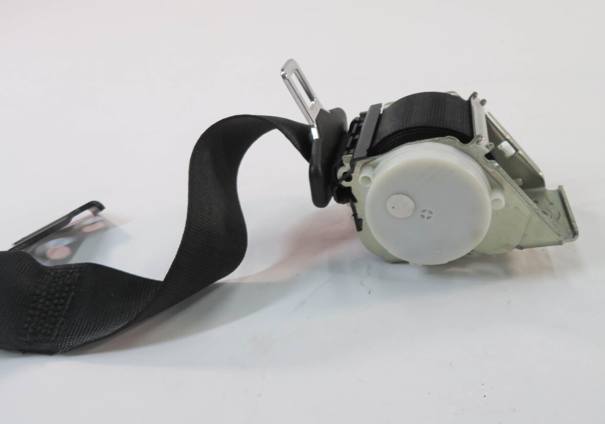 Thumbnail 2: 2011 MERCEDES BENZ E350 (W212) REAR SEAT CENTER SEATBELT RETRACTOR (BLACK)