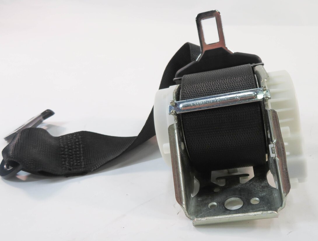 Thumbnail 3: 2011 MERCEDES BENZ E350 (W212) REAR SEAT CENTER SEATBELT RETRACTOR (BLACK)