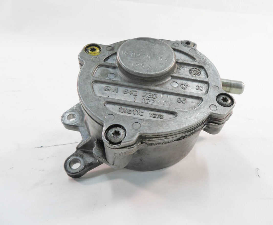 Thumbnail 3: 08-13 MERCEDES E320 E350 GL320 GL350 ML320 ML350 R350 - 3.0L DIESEL VACUUM PUMP