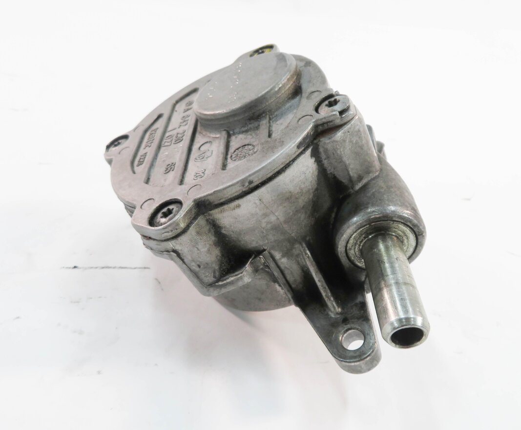 Thumbnail 4: 08-13 MERCEDES E320 E350 GL320 GL350 ML320 ML350 R350 - 3.0L DIESEL VACUUM PUMP
