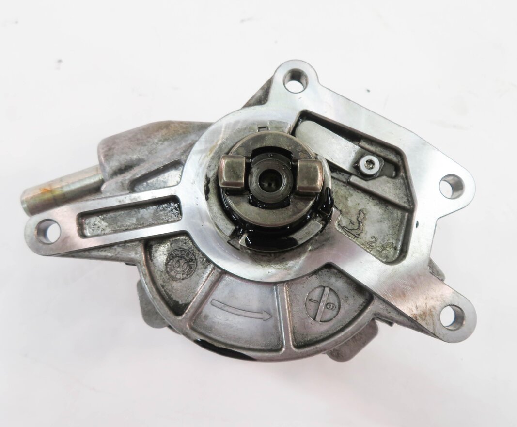 Thumbnail 7: 08-13 MERCEDES E320 E350 GL320 GL350 ML320 ML350 R350 - 3.0L DIESEL VACUUM PUMP