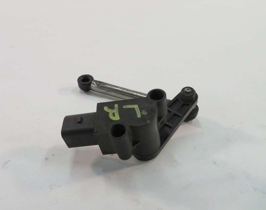 Thumbnail 4: 2010 AUDI A5 (B8 8T) LEFT DRIVER REAR SUSPENSION HEIGHT LEVEL SENSOR