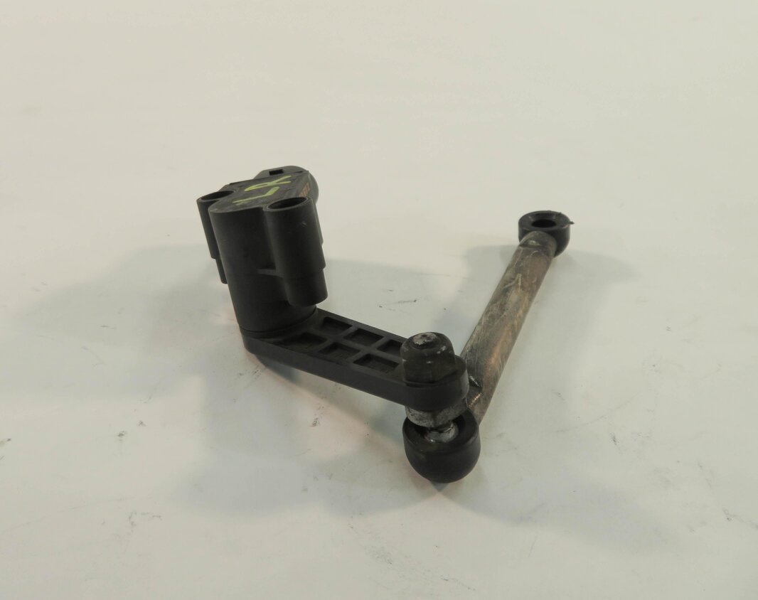 Thumbnail 5: 2010 AUDI A5 (B8 8T) LEFT DRIVER REAR SUSPENSION HEIGHT LEVEL SENSOR