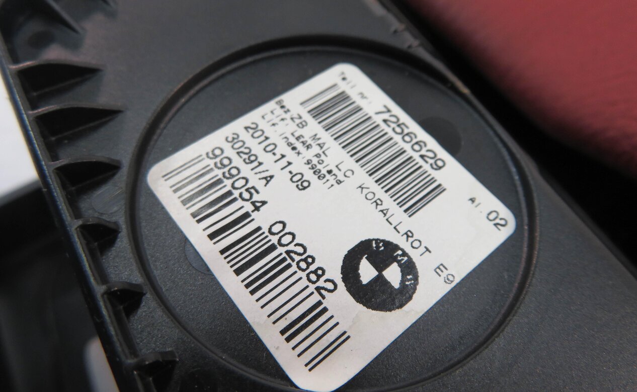 Thumbnail 7: 2011 BMW 335i (E92) COUPE - REAR SEAT ARM REST CENTER CONSOLE CUP HOLDER (RED)