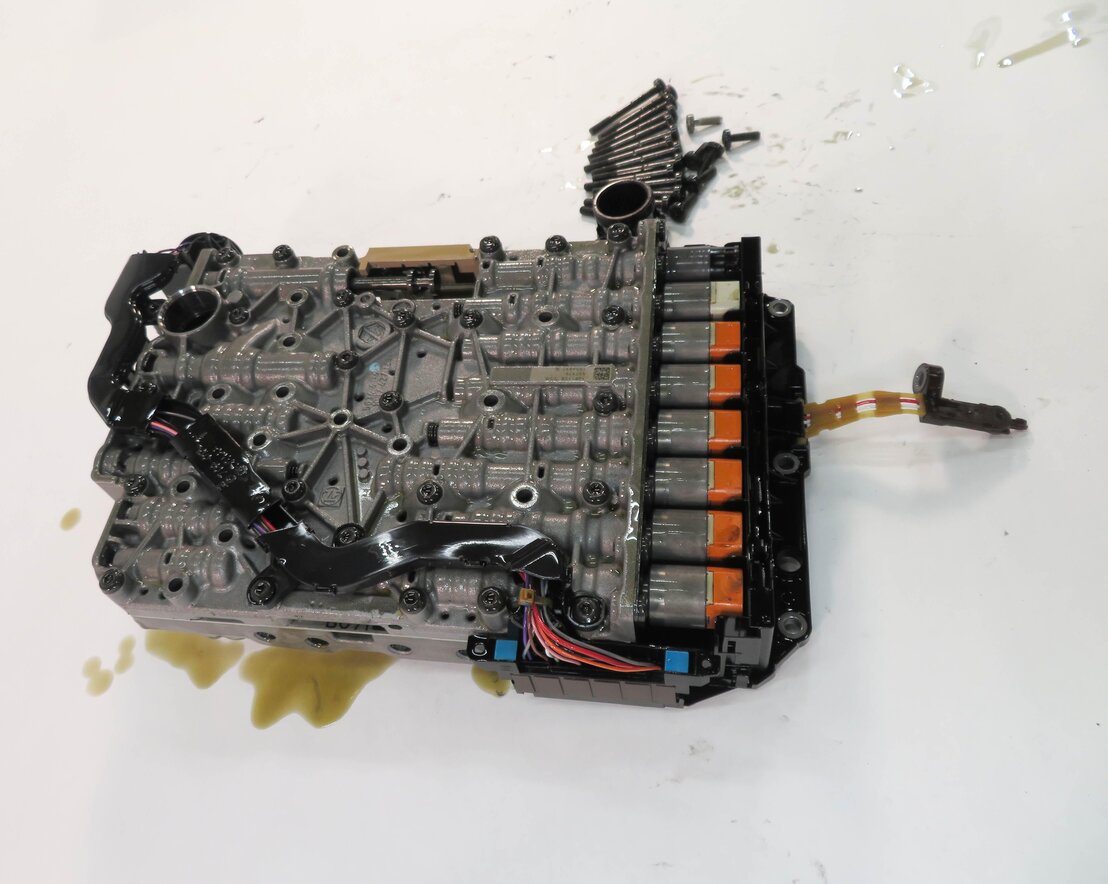 Thumbnail 2: 2013-2017 AUDI A4 A5 (B8 8K 8T) QUATTRO - 2.0L 8spd TRANSMISSION VALVE BODY 36k