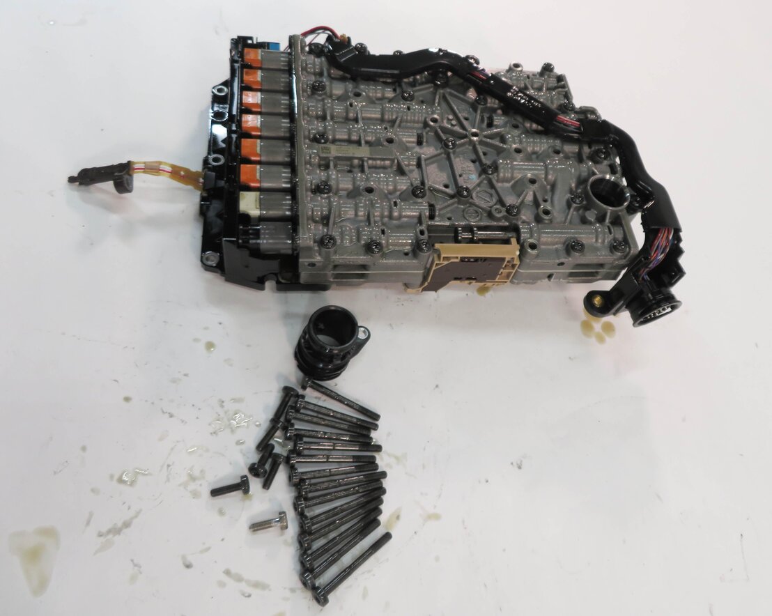 Thumbnail 3: 2013-2017 AUDI A4 A5 (B8 8K 8T) QUATTRO - 2.0L 8spd TRANSMISSION VALVE BODY 36k
