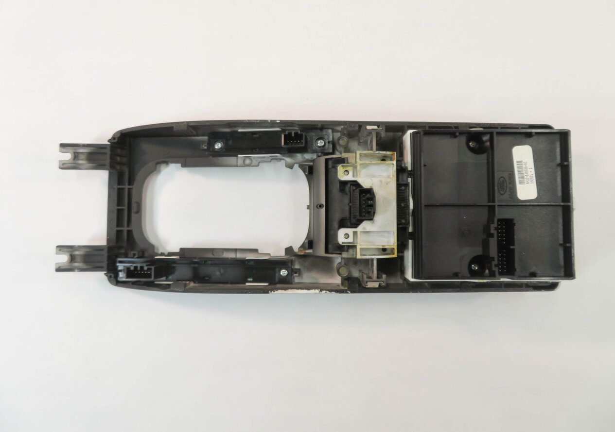 Thumbnail 7: 2010 RANGE ROVER SPORT (L320) GEAR SHIFTER TRIM w/ TERRAIN CONTROL SWITCHES