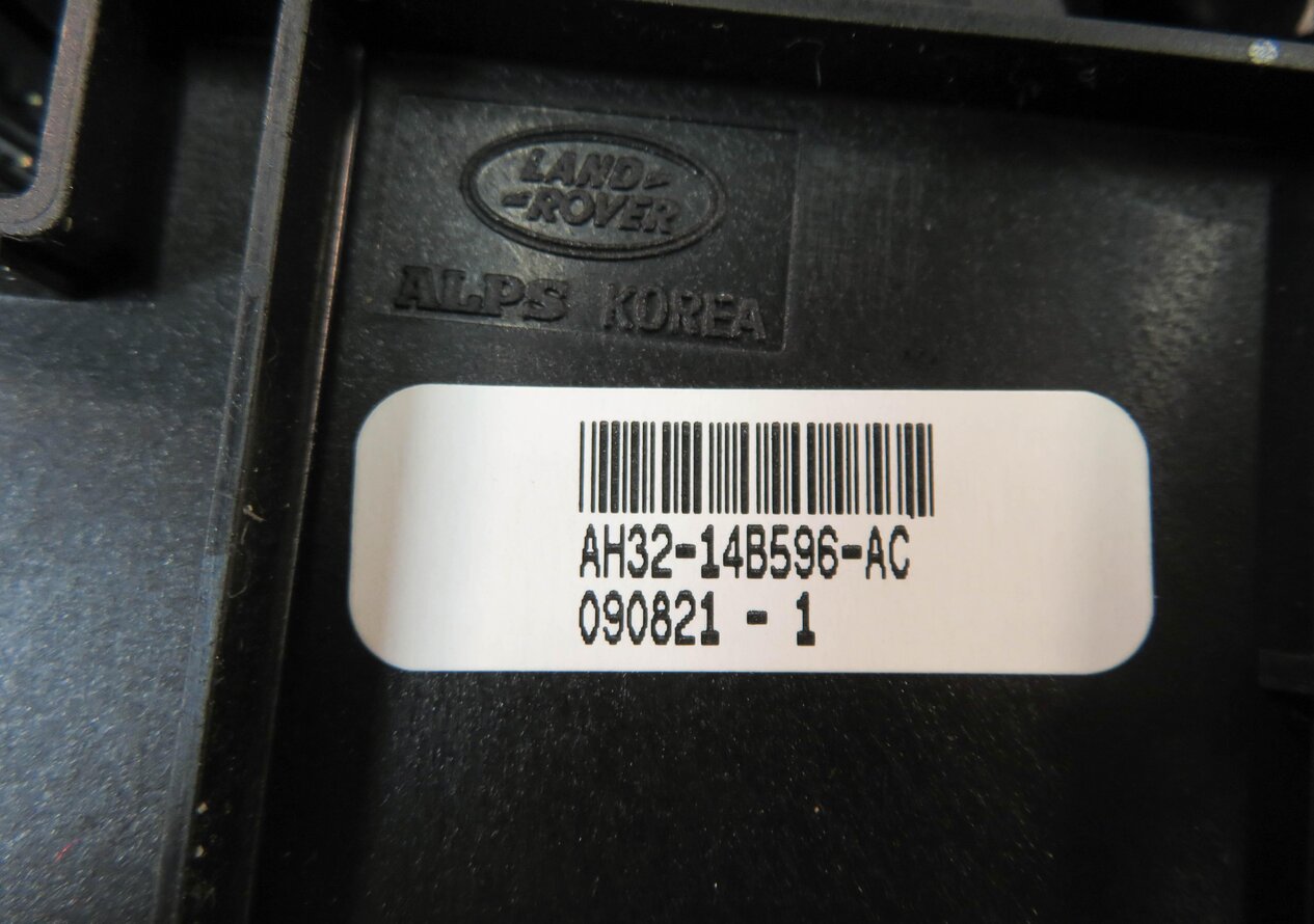 Thumbnail 9: 2010 RANGE ROVER SPORT (L320) GEAR SHIFTER TRIM w/ TERRAIN CONTROL SWITCHES