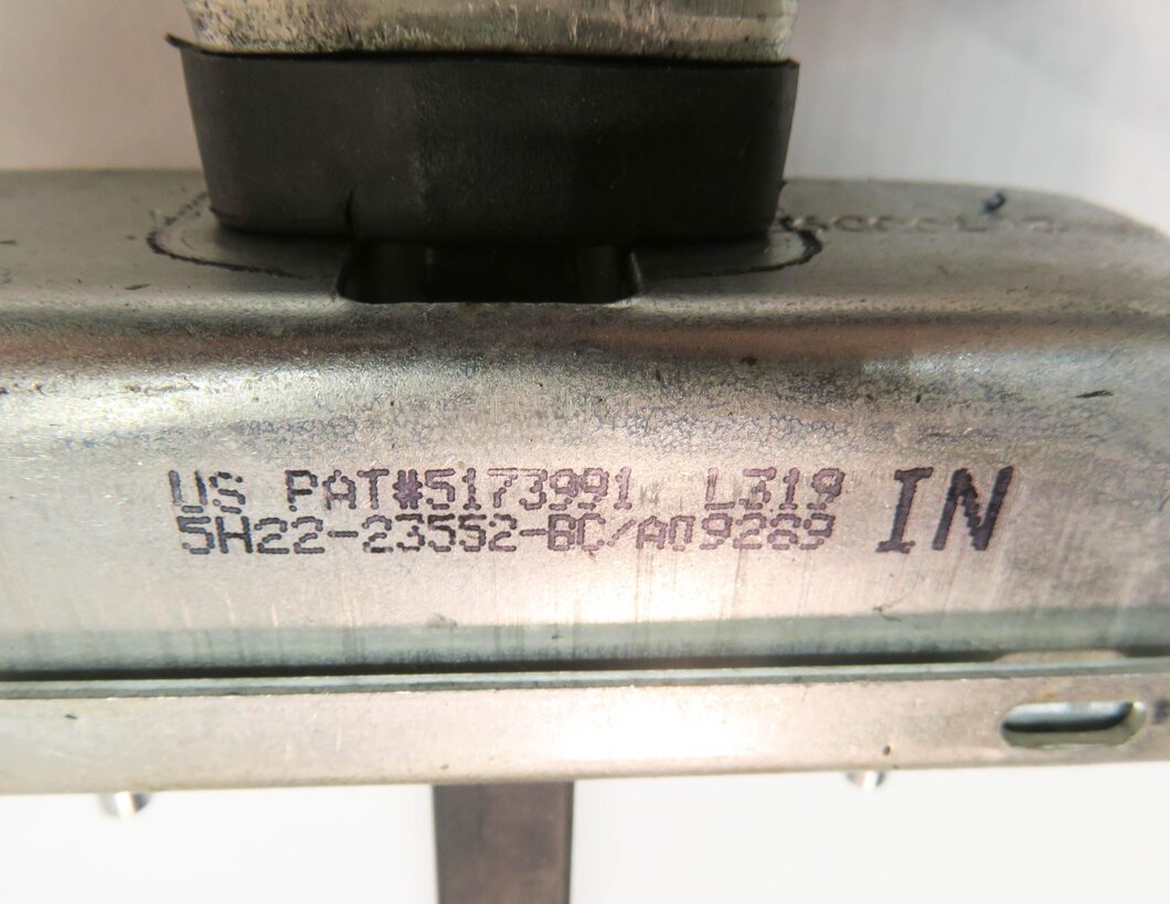 Thumbnail 6: 2010 RANGE ROVER SPORT (L320) FRONT & REAR DOOR HINGE CHECK STOP DETENT SET-4