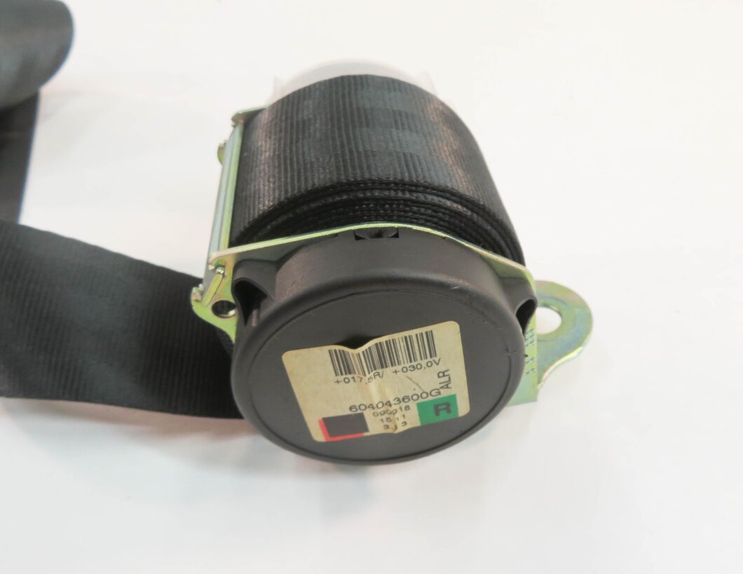 Thumbnail 3: 2010 RANGE ROVER SPORT (L320) RIGHT REAR 2nd ROW SEAT SEATBELT RETRACTOR (BLACK)