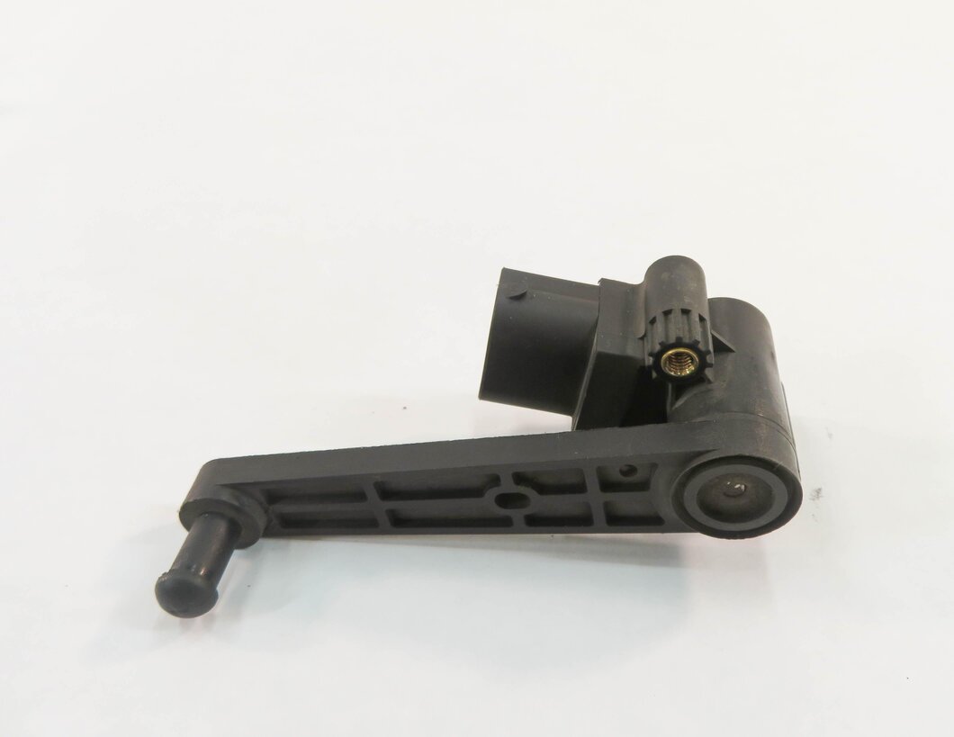 Thumbnail 3: 2010 RANGE ROVER SPORT (L320) RIGHT REAR SUSPENSION HEIGHT LEVEL SENSOR