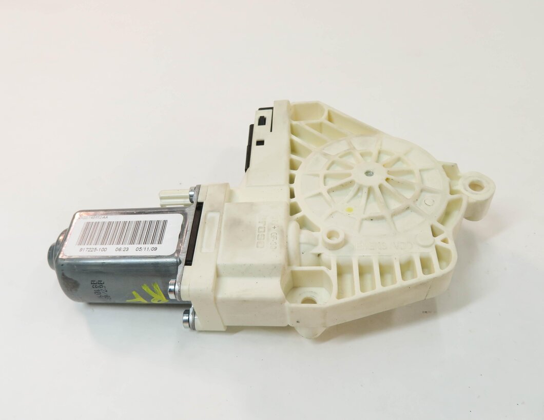 Thumbnail 2: 2010-2016 LR4 RANGE ROVER SPORT (L320) RIGHT FRONT PASSENGER POWER WINDOW MOTOR