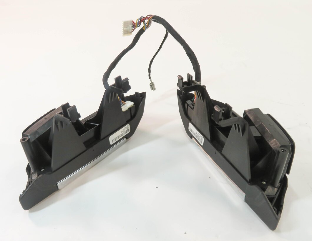Thumbnail 9: 2010 RANGE ROVER SPORT (L320) STEERING RADIO PHONE CRUISE SWITCH SET