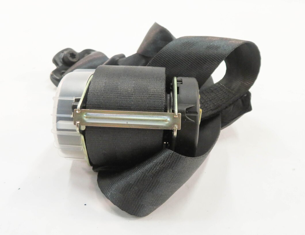 Thumbnail 4: 2010 RANGE ROVER SPORT (L320) LEFT REAR 2nd ROW SEAT SEATBELT RETRACTOR (BLACK)