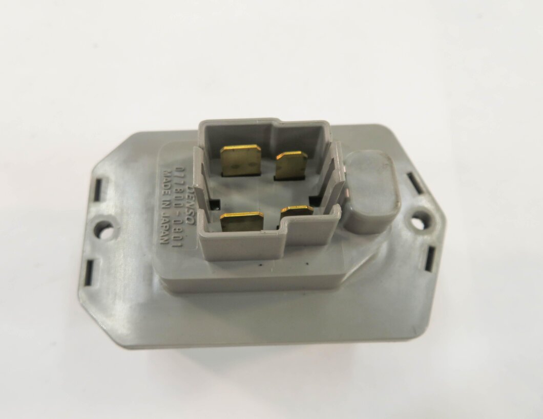 Thumbnail 6: 2010 RANGE ROVER SPORT (L320) FRONT HEATER A/C BLOWER FAN MOTOR SPEED RESISTOR