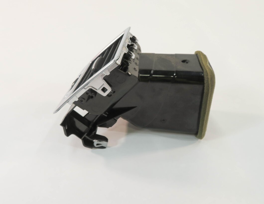 Thumbnail 4: 2010 RANGE ROVER SPORT (L320) LEFT FRONT (OUTER DASH) HEATER A/C AIR VENT