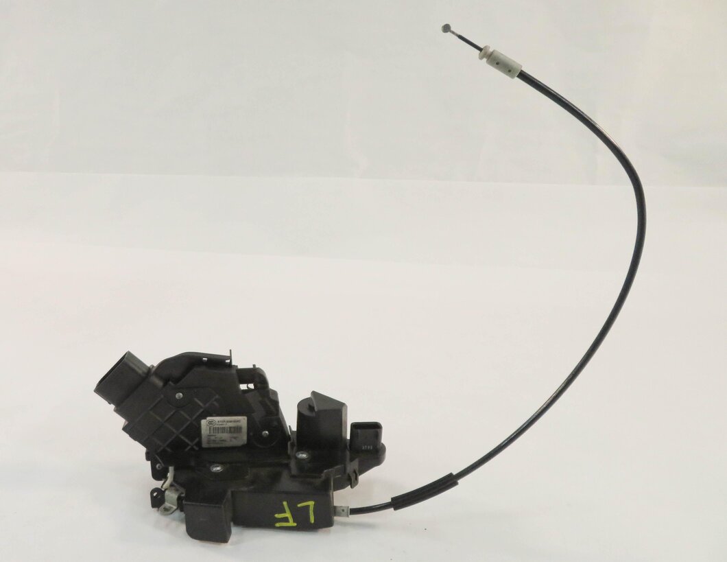 2010-2019 EVOQUE LR4 / RANGE ROVER SPORT (L320) LEFT FRONT PASSIVE DOOR LATCH