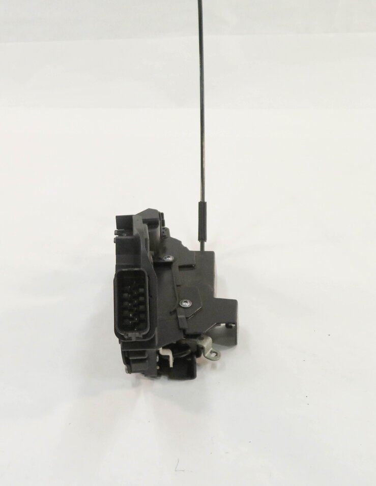 Thumbnail 2: 2010-2019 EVOQUE LR4 / RANGE ROVER SPORT (L320) LEFT FRONT PASSIVE DOOR LATCH