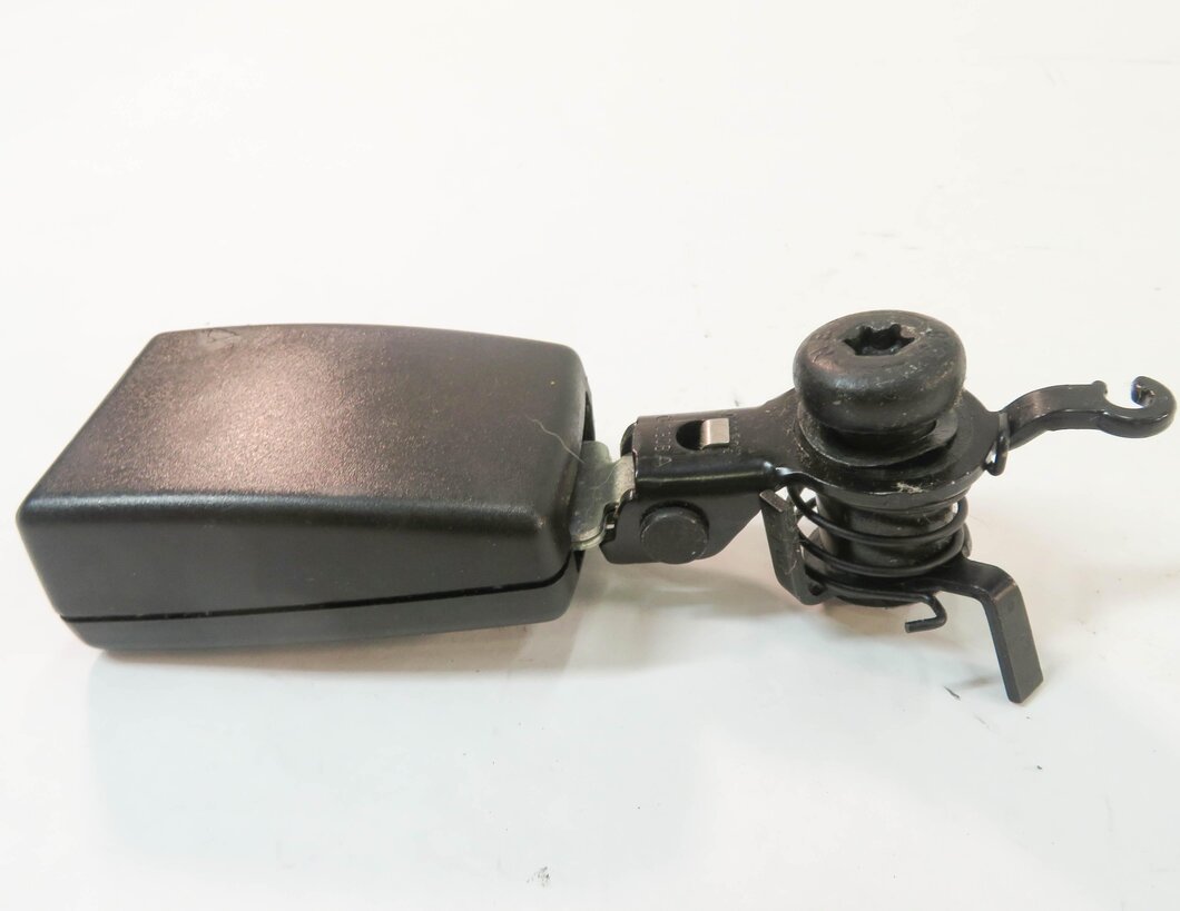 Thumbnail 3: 2010 RANGE ROVER SPORT (L320) RIGHT REAR 2nd ROW SEAT SEATBELT BUCKLE RECEIVER