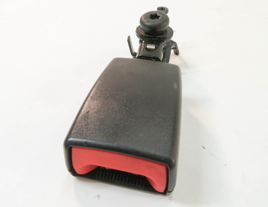 Thumbnail 4: 2010 RANGE ROVER SPORT (L320) RIGHT REAR 2nd ROW SEAT SEATBELT BUCKLE RECEIVER