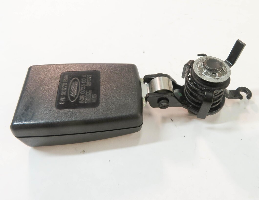 Thumbnail 5: 2010 RANGE ROVER SPORT (L320) RIGHT REAR 2nd ROW SEAT SEATBELT BUCKLE RECEIVER