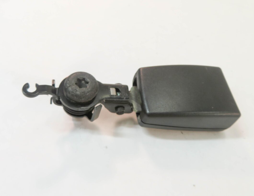 Thumbnail 2: 2010 RANGE ROVER SPORT (L320) LEFT REAR 2nd ROW SEAT SEATBELT BUCKLE RECEIVER
