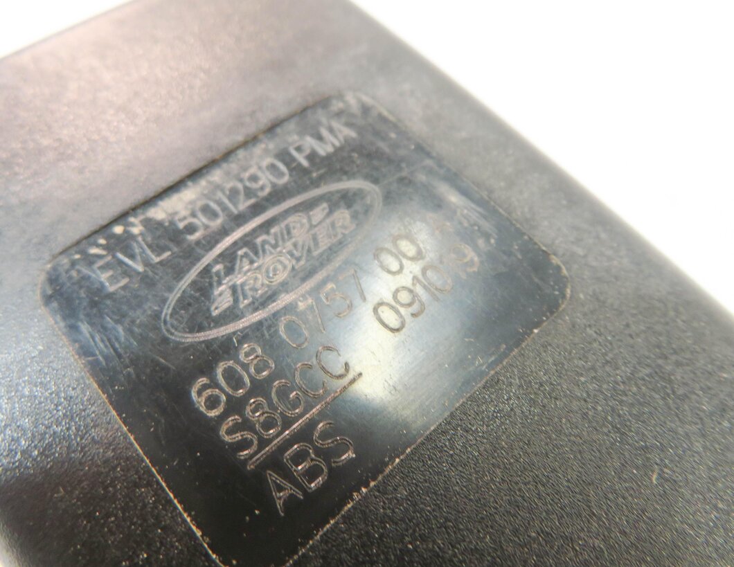 Thumbnail 7: 2010 RANGE ROVER SPORT (L320) LEFT REAR 2nd ROW SEAT SEATBELT BUCKLE RECEIVER