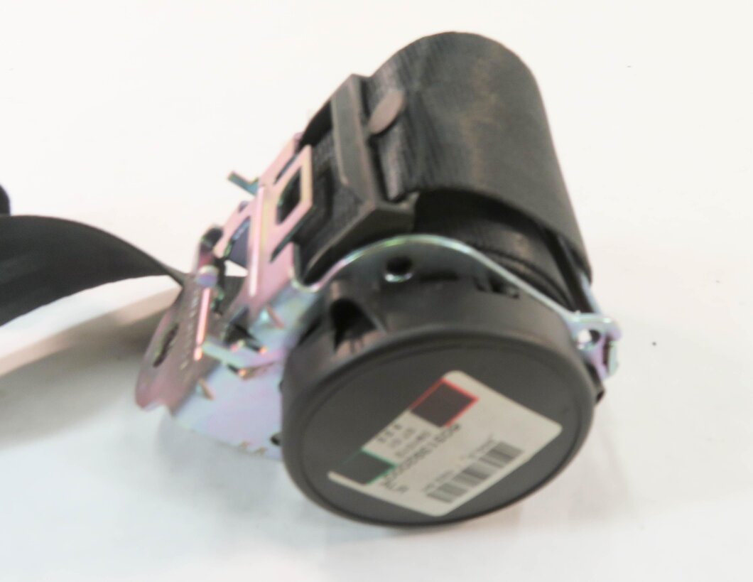 Thumbnail 4: 2010 RANGE ROVER SPORT (L320) REAR 2nd ROW CENTER SEAT SEATBELT RETRACTOR BLACK