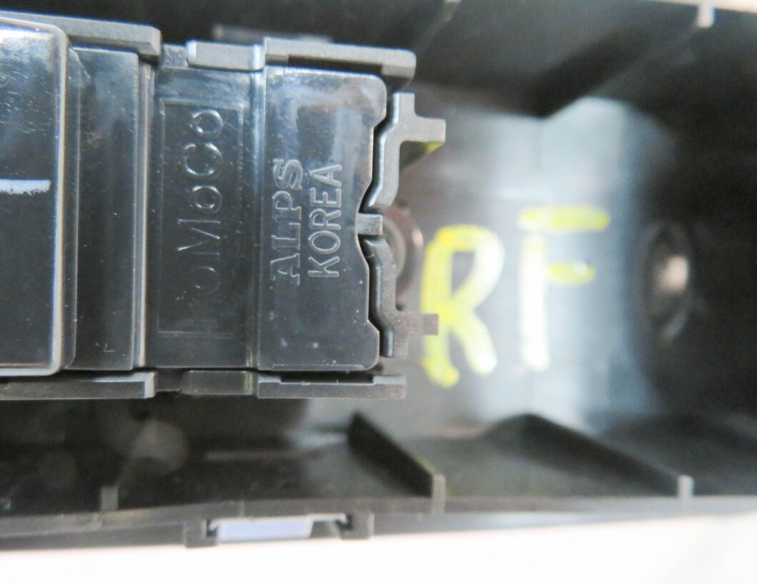Thumbnail 7: 2010 RANGE ROVER SPORT (L320) RIGHT FRONT PASSENGER DOOR POWER WINDOW SWITCH