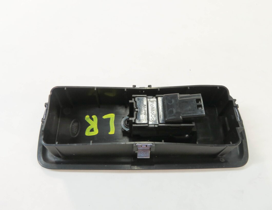 Thumbnail 5: 2010 RANGE ROVER SPORT (L320) LEFT REAR DOOR POWER WINDOW SWITCH BUTTON