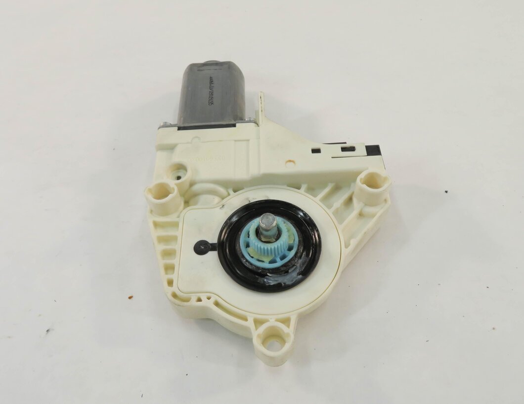 Thumbnail 5: 10-16 LAND ROVER LR4 / RANGE ROVER SPORT (L320) LEFT FRONT DRIVER WINDOW MOTOR