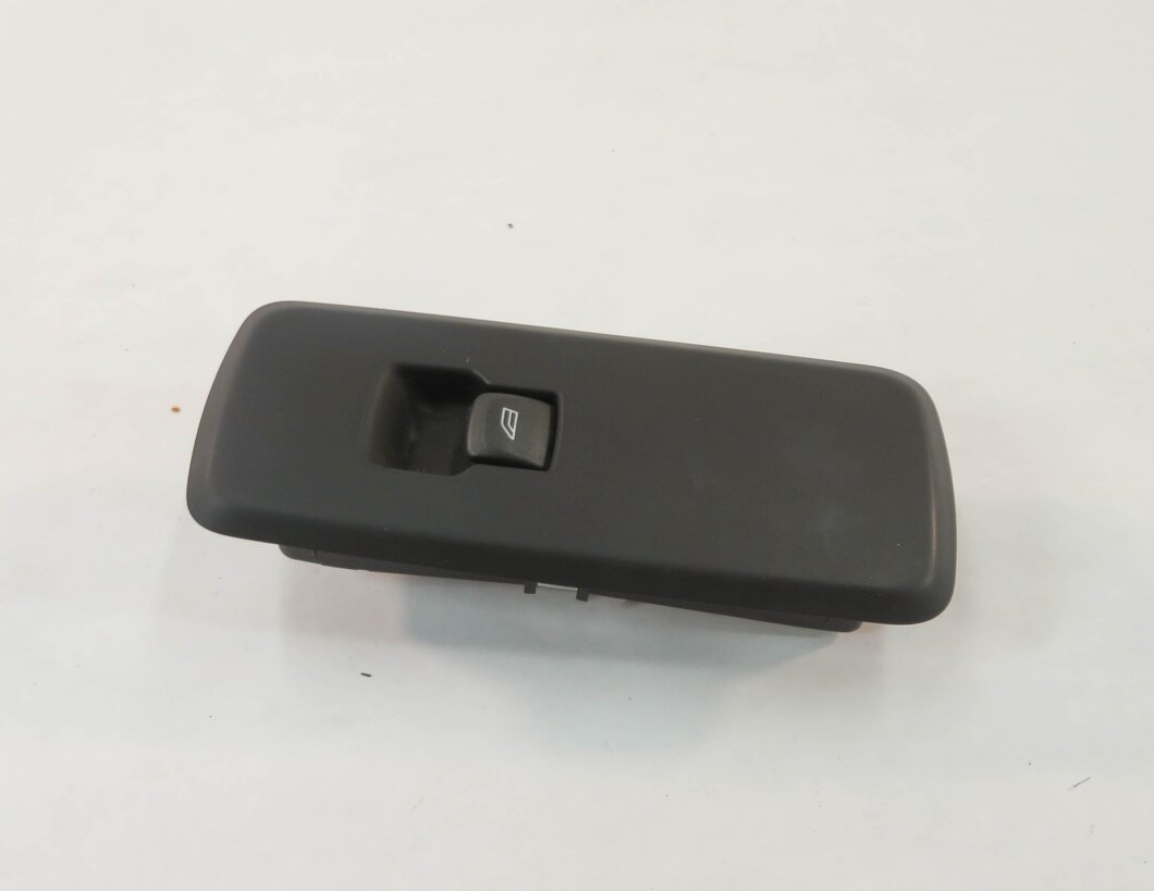 Thumbnail 2: 2010 RANGE ROVER SPORT (L320) RIGHT REAR DOOR POWER WINDOW SWITCH BUTTON