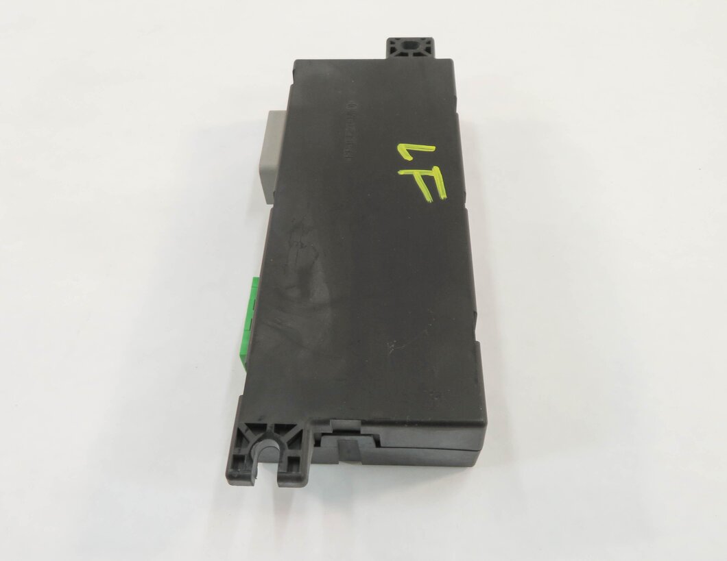 Thumbnail 3: 2010-2011 RANGE ROVER SPORT (L320) FRONT MEMORY SEAT CONTROL MODULE