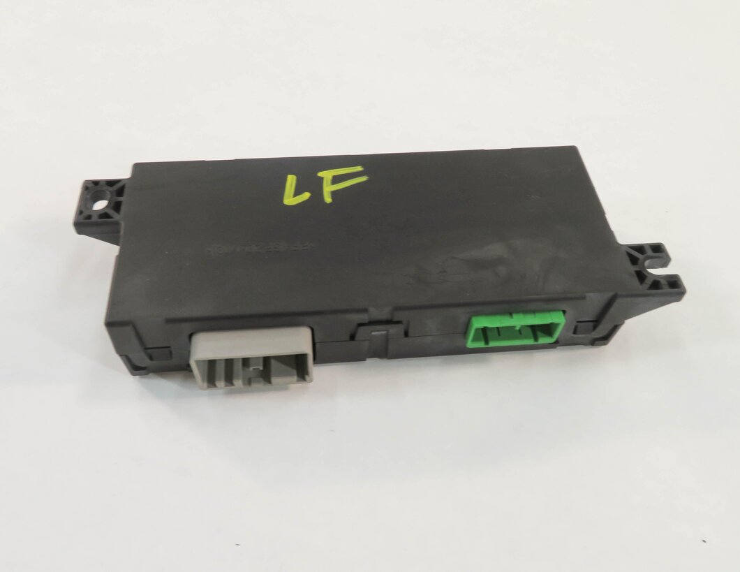Thumbnail 4: 2010-2011 RANGE ROVER SPORT (L320) FRONT MEMORY SEAT CONTROL MODULE