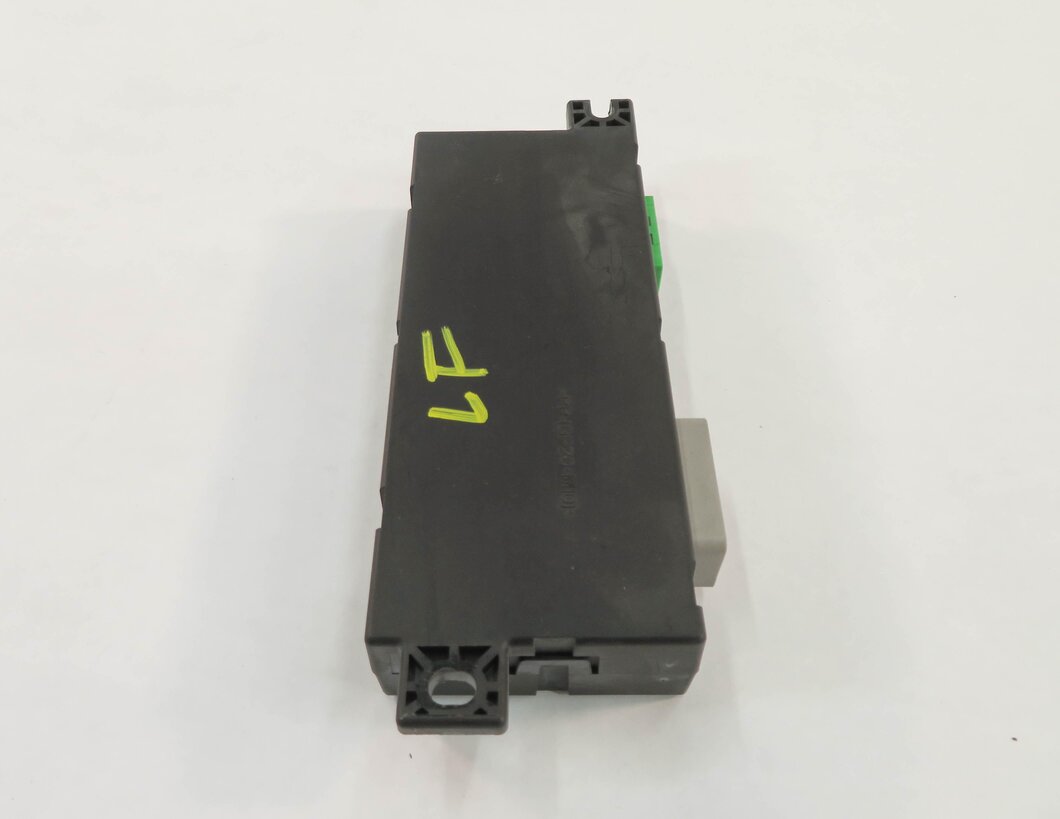 Thumbnail 5: 2010-2011 RANGE ROVER SPORT (L320) FRONT MEMORY SEAT CONTROL MODULE