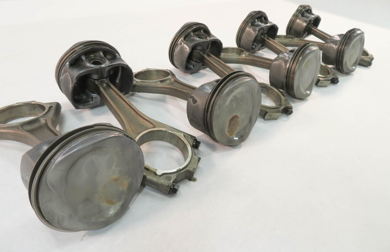 Thumbnail 5: 2010 RANGE ROVER SPORT (L320) 5.0L AJ133 V8 ENGINE PISTON w/ CONNECTING ROD SET