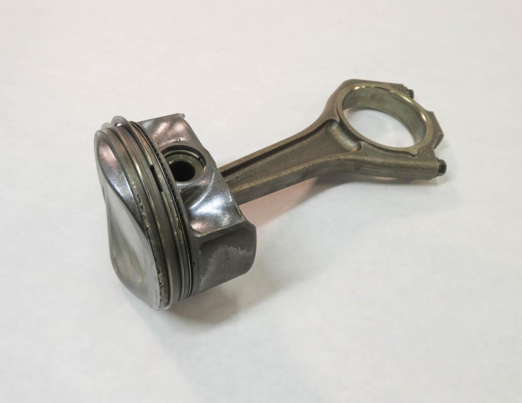 Thumbnail 6: 2010 RANGE ROVER SPORT (L320) 5.0L AJ133 V8 ENGINE PISTON w/ CONNECTING ROD SET