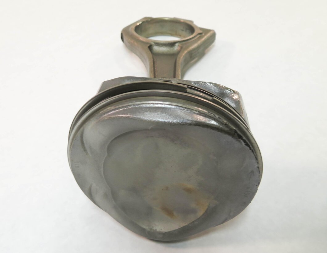 Thumbnail 7: 2010 RANGE ROVER SPORT (L320) 5.0L AJ133 V8 ENGINE PISTON w/ CONNECTING ROD SET