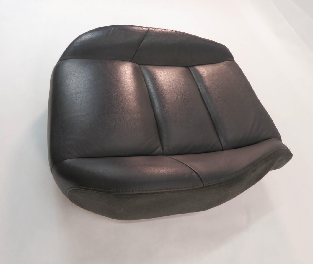 Thumbnail 3: 2010 RANGE ROVER SPORT (L320) RIGHT PASSENGER LOWER BOTTOM SEAT CUSHION (BLACK)