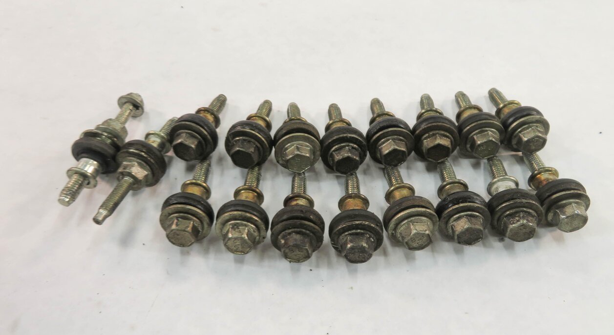 Thumbnail 9: 2010-2018 RANGE ROVER SPORT (L320 L322 L405 L494) 5.0L V8 - RIGHT VALVE COVER
