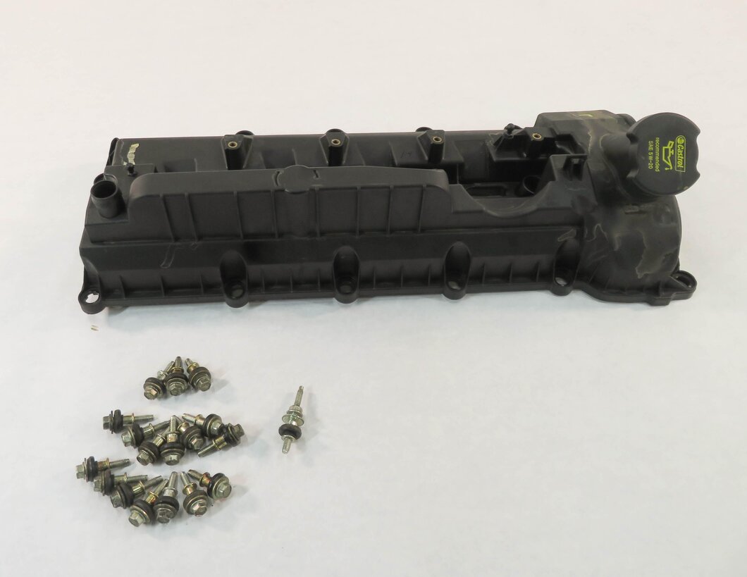 2010-2018 RANGE ROVER SPORT (L320 L322 L405 L494) 5.0L V8 - LEFT VALVE COVER