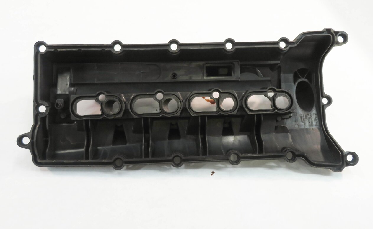 Thumbnail 6: 2010-2018 RANGE ROVER SPORT (L320 L322 L405 L494) 5.0L V8 - LEFT VALVE COVER