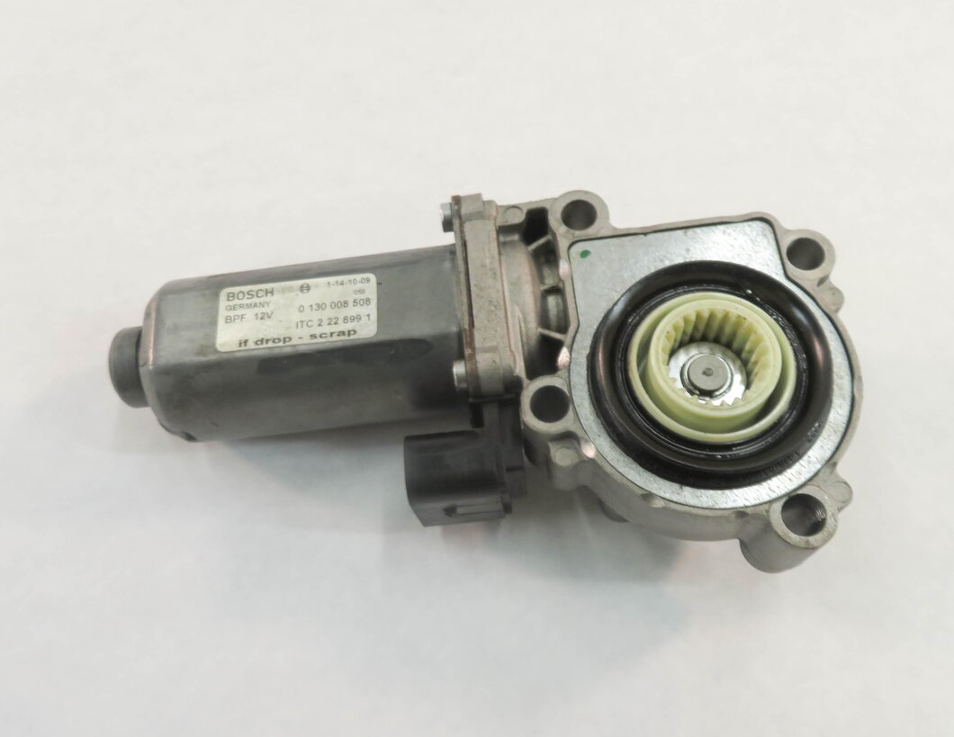 Thumbnail 2: 05-16 LR3 LR4 / RANGE ROVER SPORT (L320 L322) TRANSFER CASE ELECTRIC SHIFT MOTOR