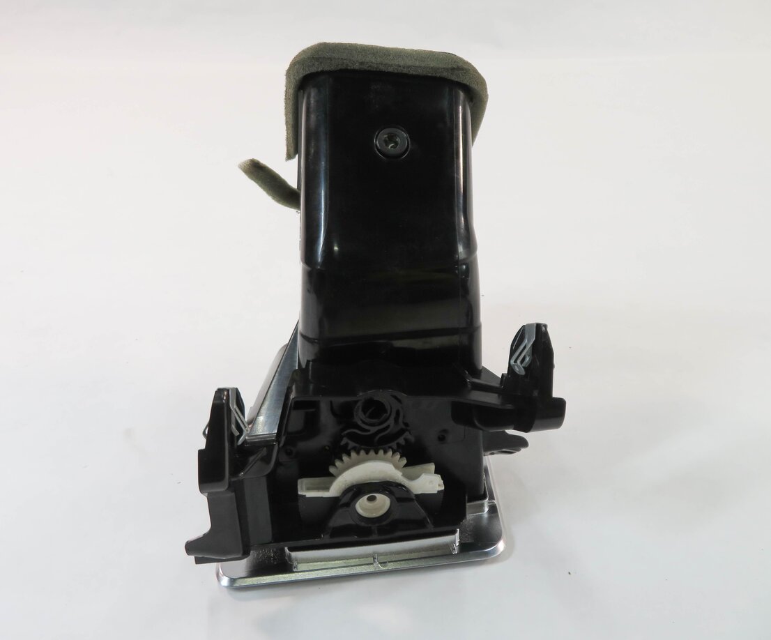 Thumbnail 6: 2010 RANGE ROVER SPORT (L320) LEFT DRIVER DASH OUTER HEATER A/C AIR VENT