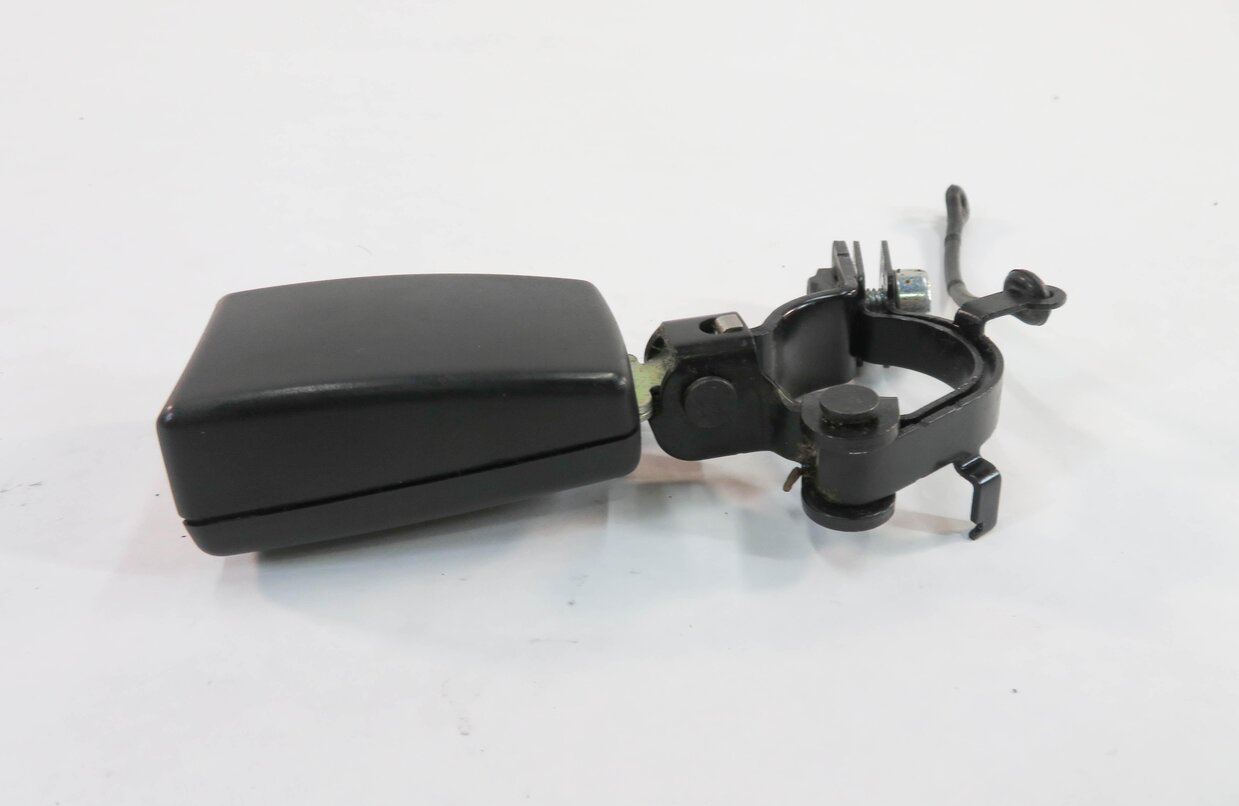 Thumbnail 3: 2010 RANGE ROVER SPORT (L320) LEFT REAR SEAT SEATBELT BUCKLE RECEIVER